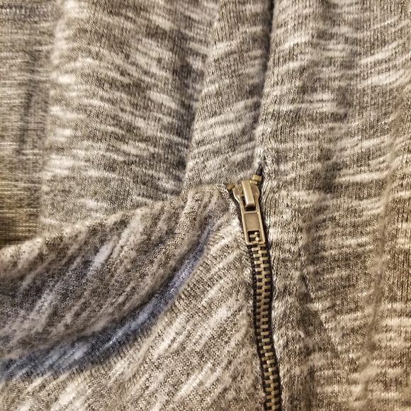 LELIS grey and white very soft long sleeved comfy shirt - Picture 4 of 5